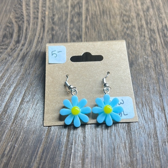 Flower Earrings - Picture 1 of 1